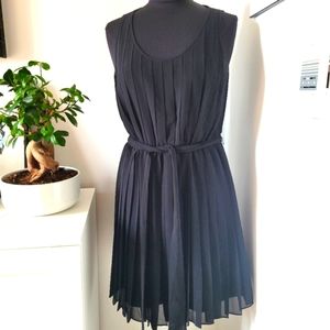 Banana Republic Pleated Black Dress Size 6
